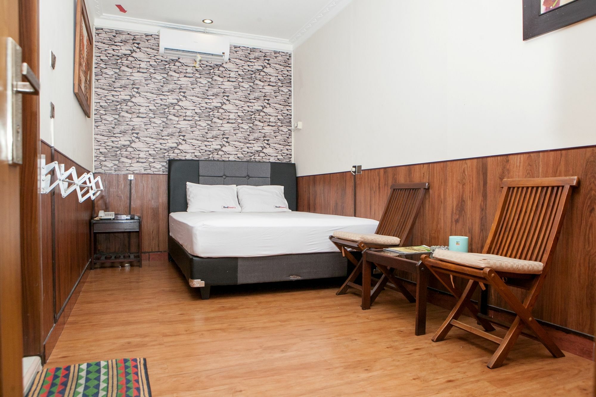 Reddoorz Near Riau Street 2* Bandung